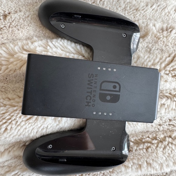 Nintendo Switch Console with Joycon Controller - Picture 6 of 9